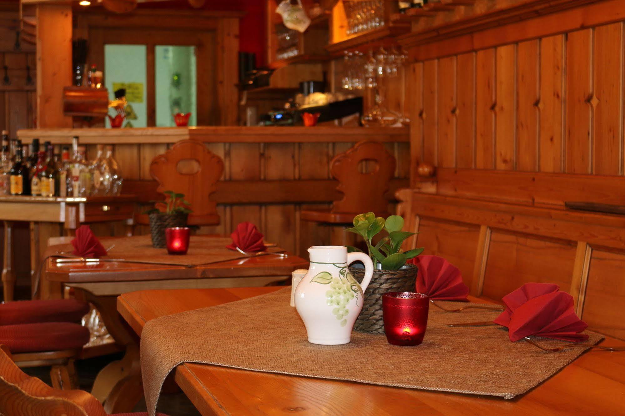 Hotel Spanischer Hof Gröditz エクステリア 写真