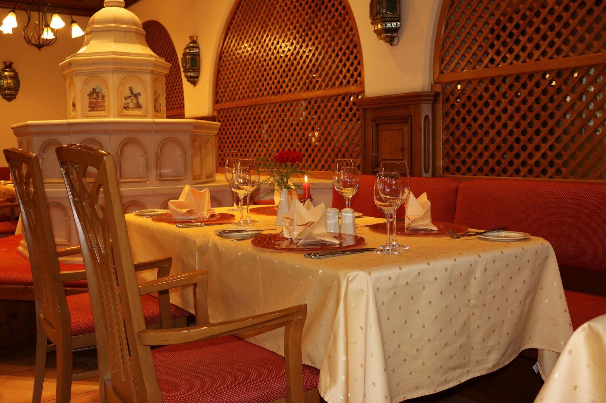 Hotel Spanischer Hof Gröditz エクステリア 写真