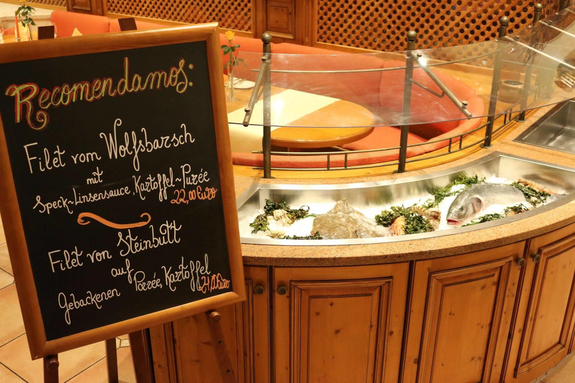 Hotel Spanischer Hof Gröditz エクステリア 写真