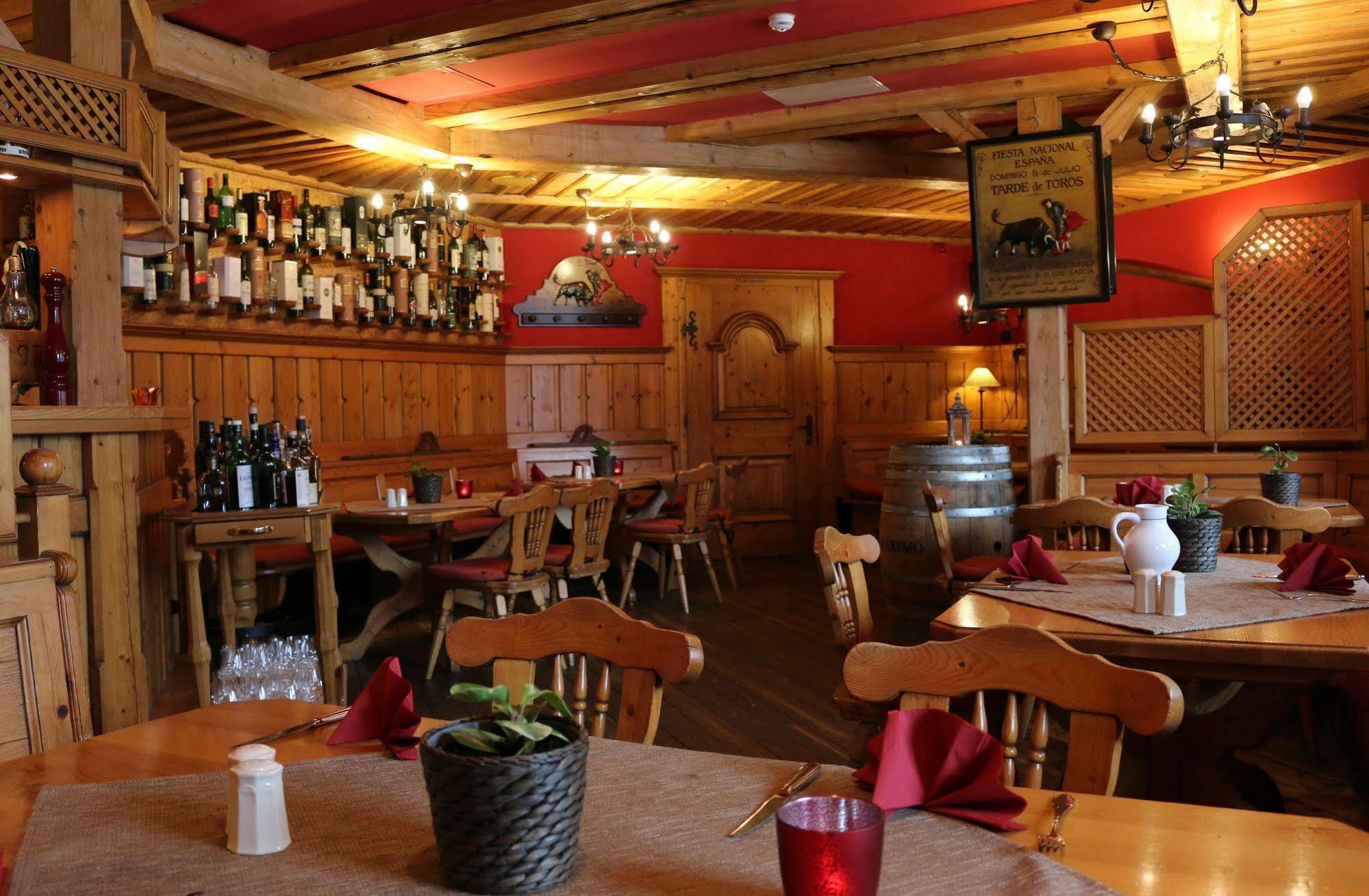 Hotel Spanischer Hof Gröditz エクステリア 写真