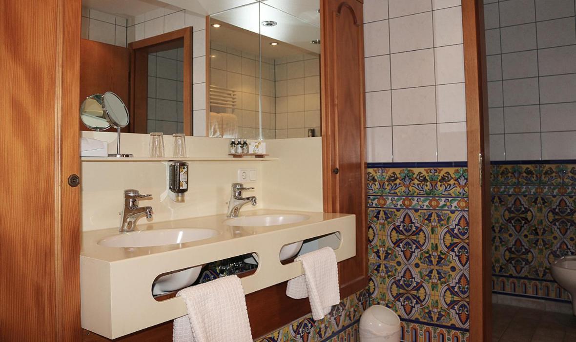 Hotel Spanischer Hof Gröditz エクステリア 写真