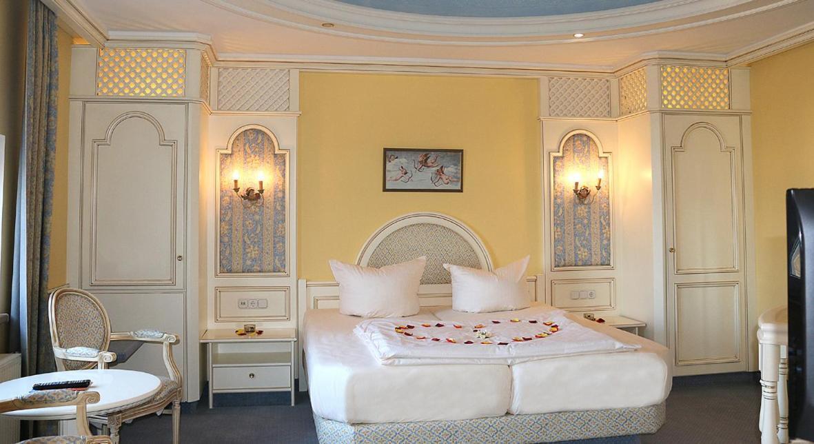 Hotel Spanischer Hof Gröditz エクステリア 写真