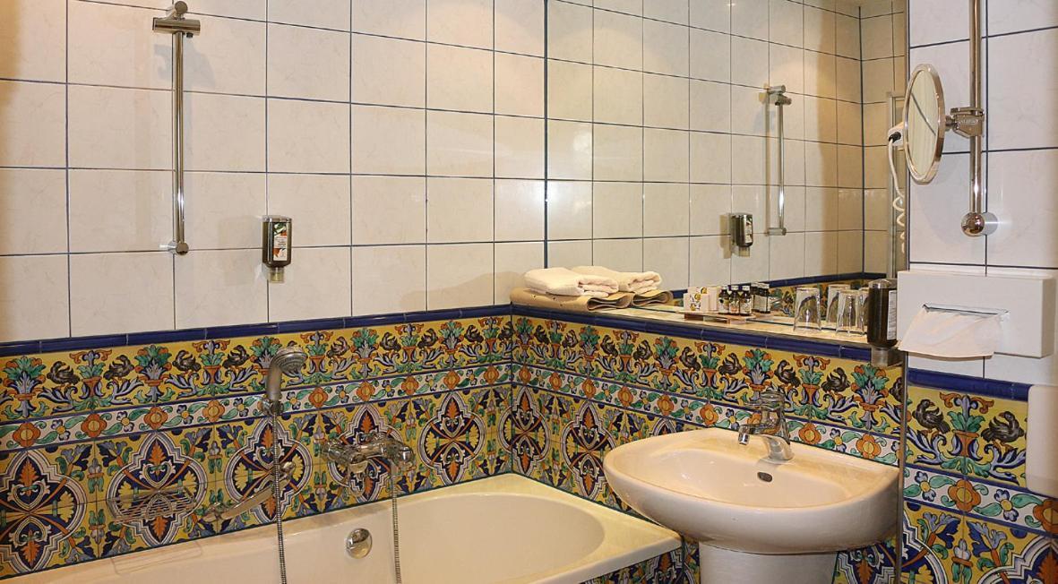 Hotel Spanischer Hof Gröditz エクステリア 写真