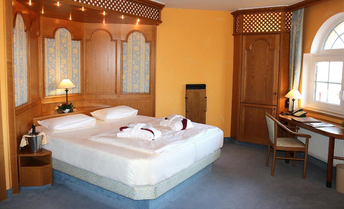 Hotel Spanischer Hof Gröditz エクステリア 写真