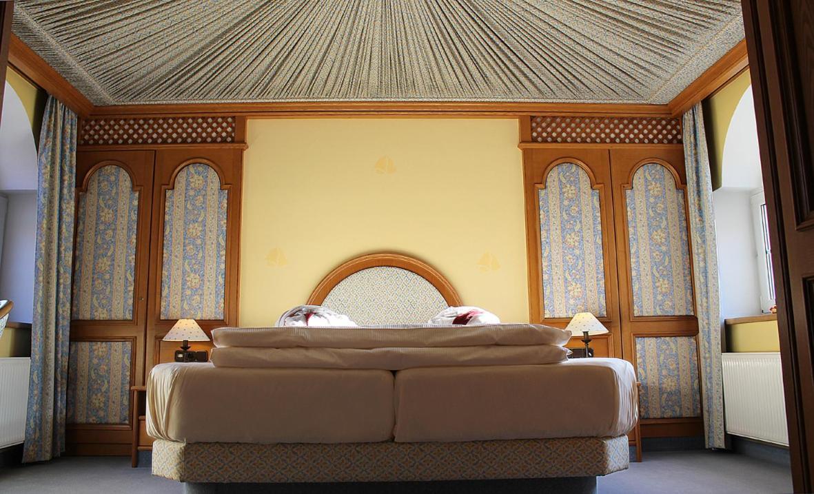Hotel Spanischer Hof Gröditz エクステリア 写真