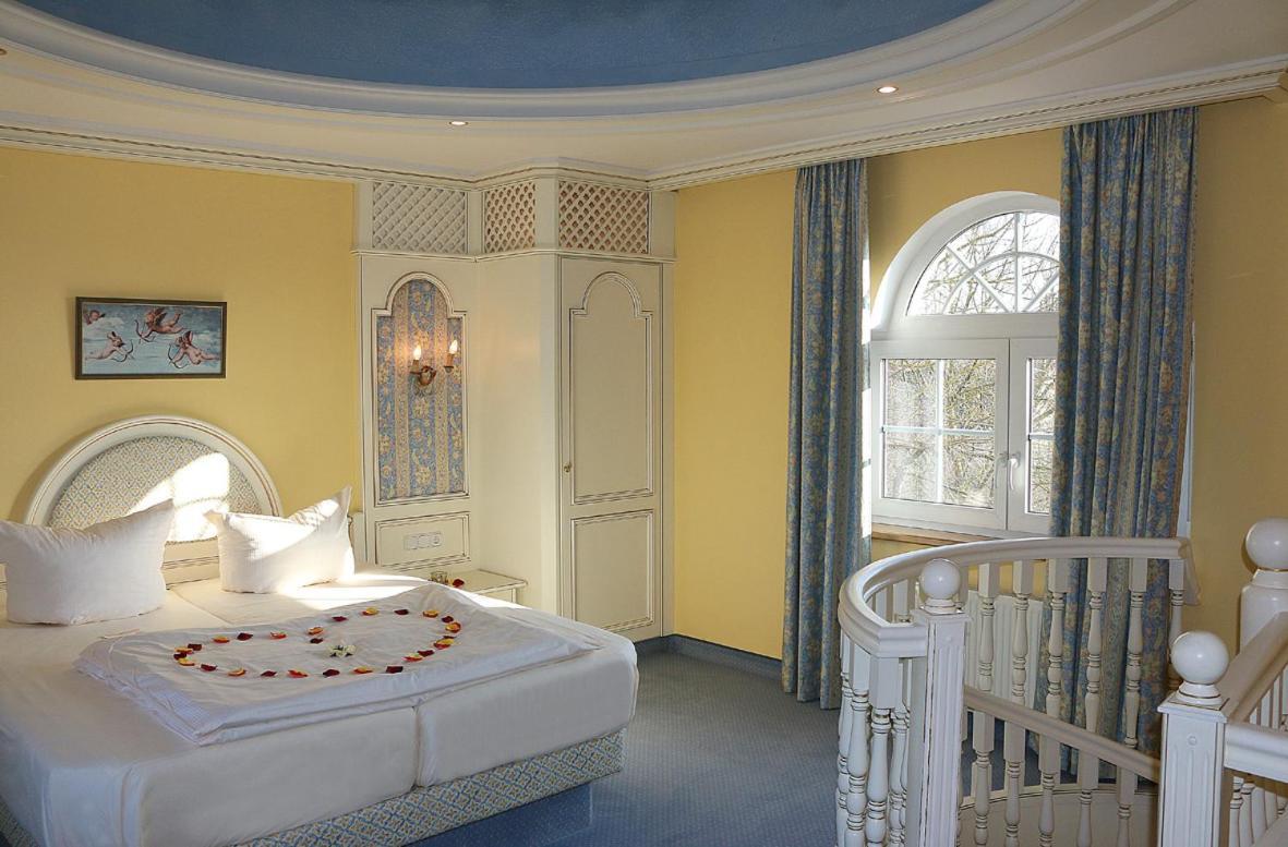 Hotel Spanischer Hof Gröditz エクステリア 写真