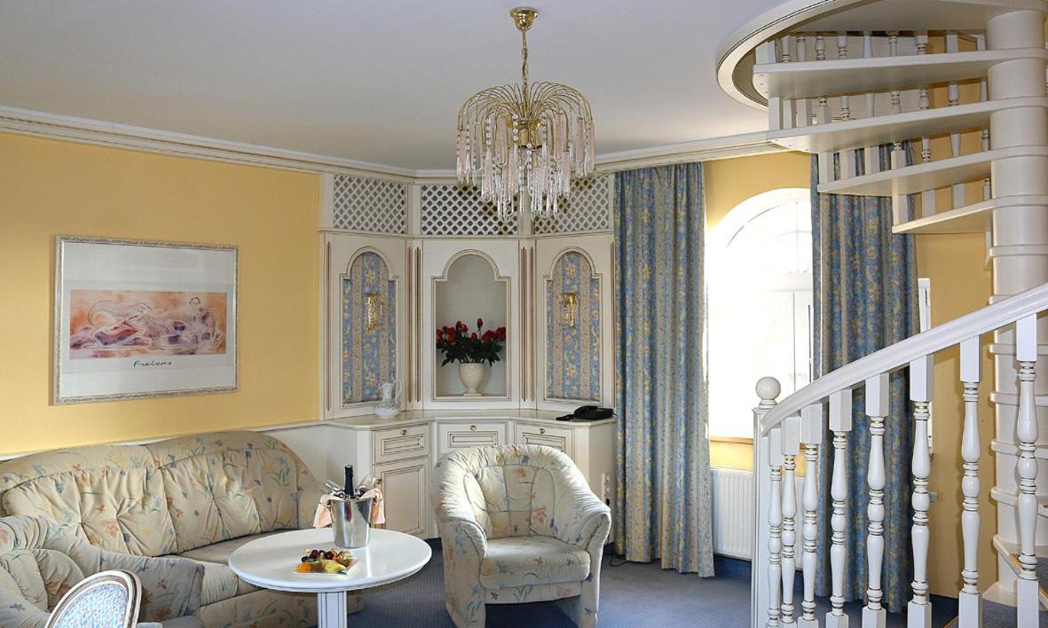 Hotel Spanischer Hof Gröditz エクステリア 写真